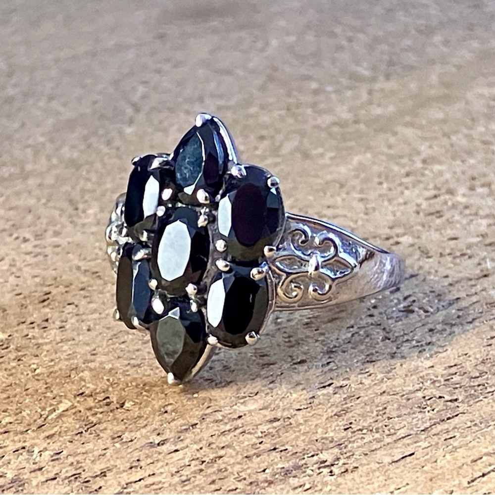 Black Spinel Multi Stone Cluster Ring in Stainless Steel - Picture 5 of 8